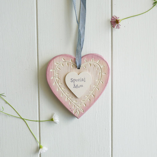 Wooden Rustic Heart - with text ’Special Mum’